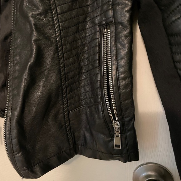 Black Leather Jacket Small - Picture 3 of 5